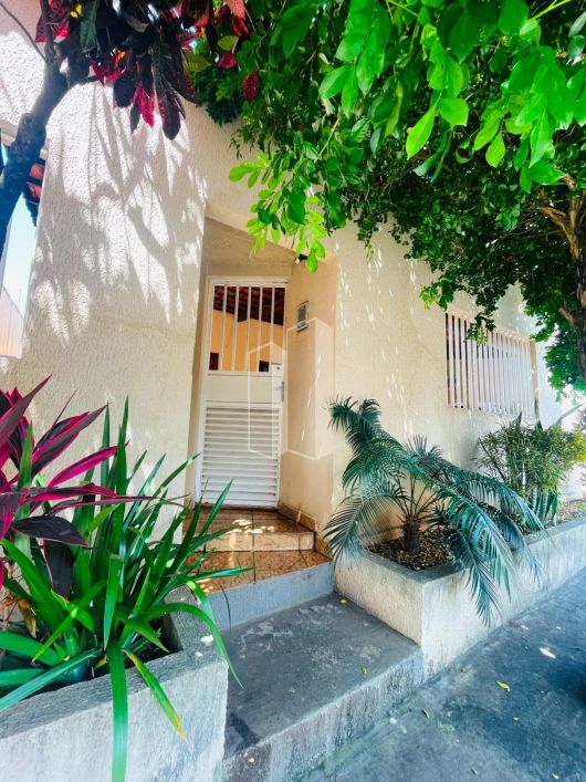 Casa com 4 quartos, sendo 1 suíte no Conj. Aruanã 3