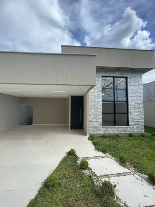 Linda casa! 3 Suítes sendo 2 americanas - Área Gourmet com Churrasqueira e Piscina - Chácaras Retiro