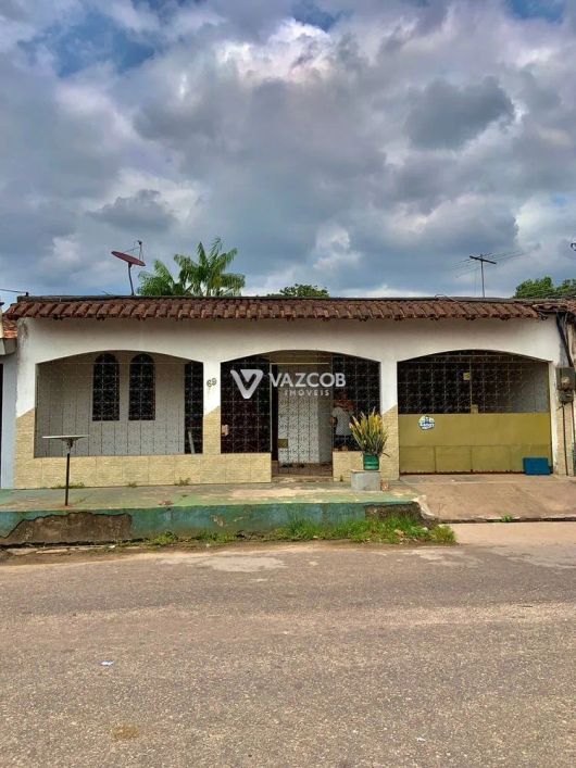 Casa com 04 quartos em Icoaraci - Conjunto da Cohab