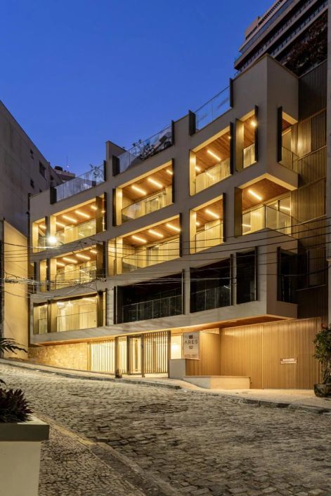 Cobertura duplex para venda possui 265 metros quadrados com 4 quartos na Lagoa