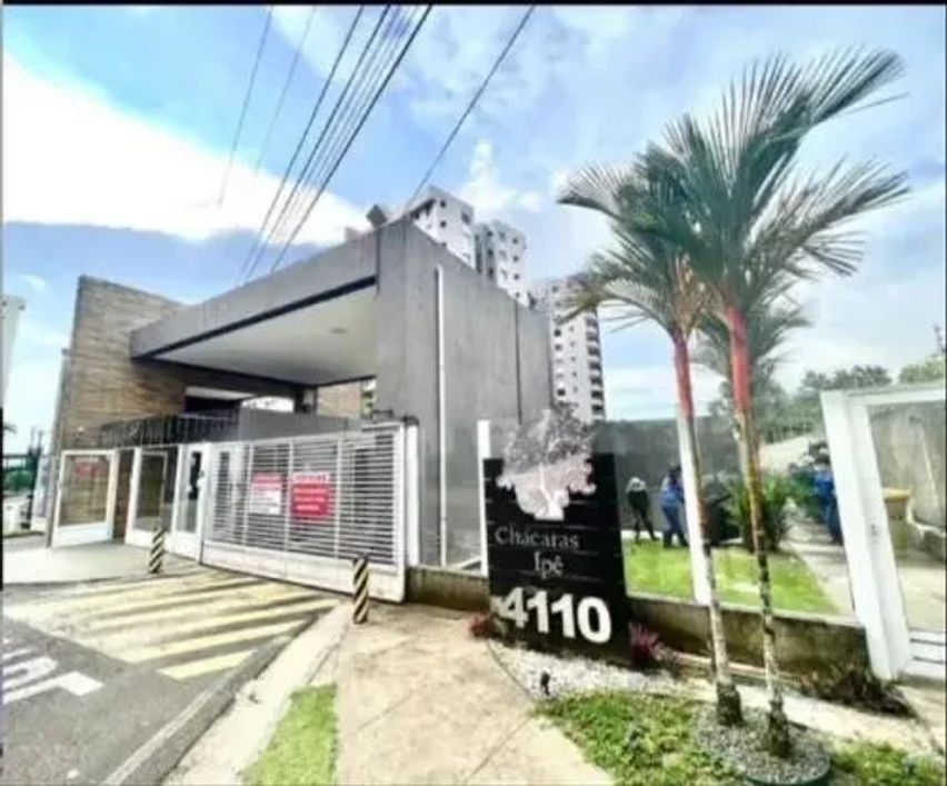 Alugo apro mobiliado com acesso ao parque Shopping, 3 quartos e 2 vagas de garagem
