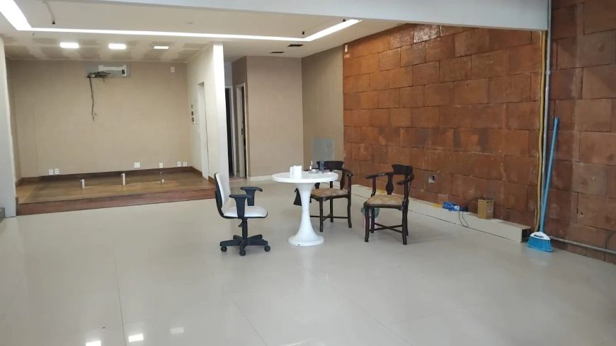 Ponto Comercial 2 andares na Av Braz de Aguiar