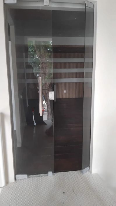Ponto Comercial 2 andares na Av Braz de Aguiar