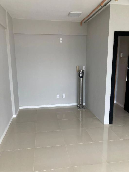 ALUGO SALA COMERCIAL NO EDIFÍCIO ACRÓPOLE