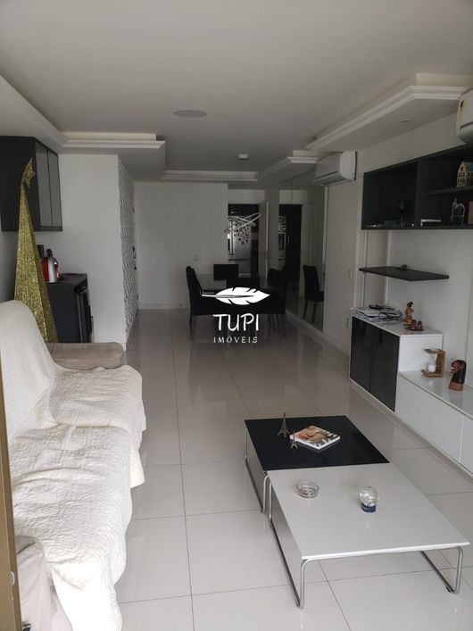 Apartamento para venda tem 160 metros quadrados com 4 quartos