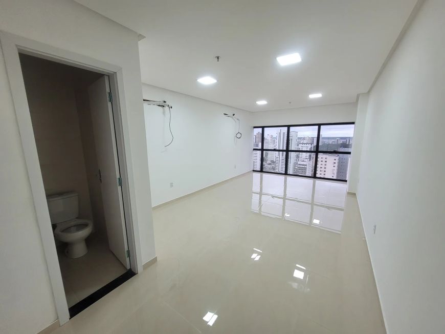 Arya Tower Alugo Salas lado a lado 3.500 cada, 30m2 em Umarizal - Belém - PA