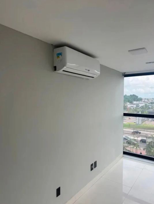 Alugo Sala Comercial com 35m2, na Augusto Montenegro no Parque Office