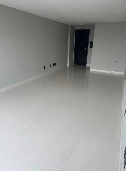 Alugo Sala Comercial com 35m2, na Augusto Montenegro no Parque Office