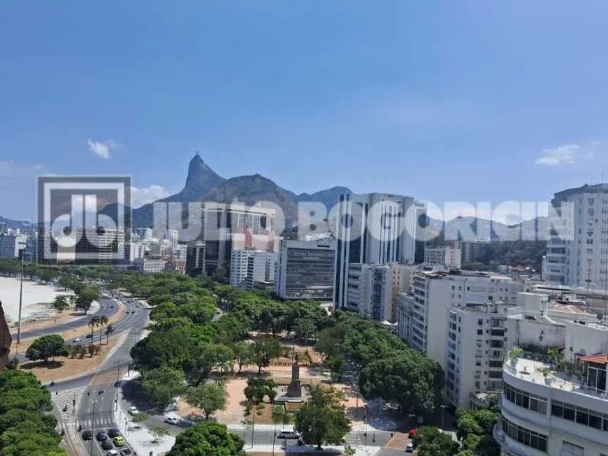 apartamento vazio, andar alto, vista livre para o Cristo e enseada de Botafogo, garagem na escritura