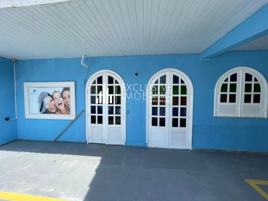 Imóvel para aluguel possui 255 metros quadrados com 5 quartos em Cremação - Belém - PA
