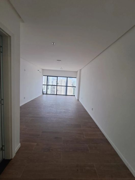 Arya Tower, sala comercial com 24m², andar alto, Umarizal