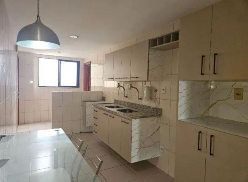 Alugo Apartamento com 3 suítes, 2 vagas no Umarizal Ed. Village Sun