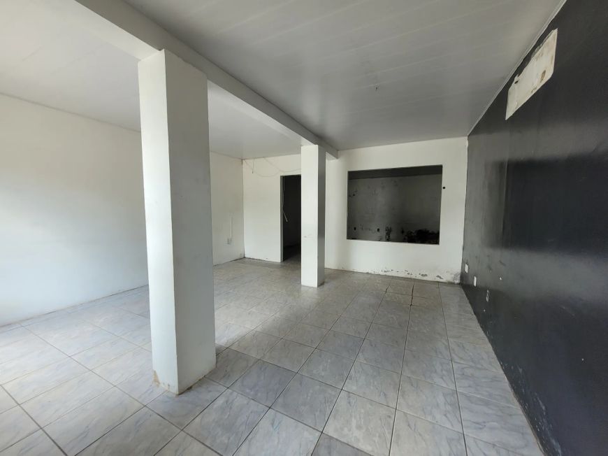 Lene Pegado Aluga P/Comercial Terreno de 14.00 x 70.00 na Av D/Freitas do lado do S/Mateus