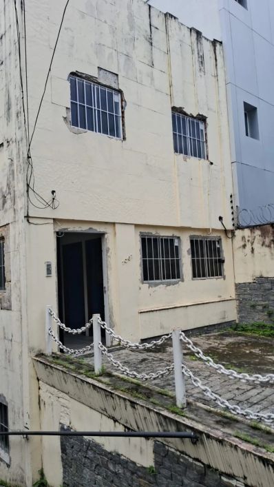 Prédio Comercial 1400 m2, na Tv. Quintino Bocaiúva c/ Boaventura.