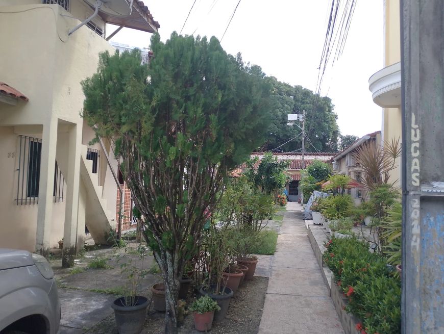 ALUGO CASA NO VILLA DIONE CIDADE VELHA