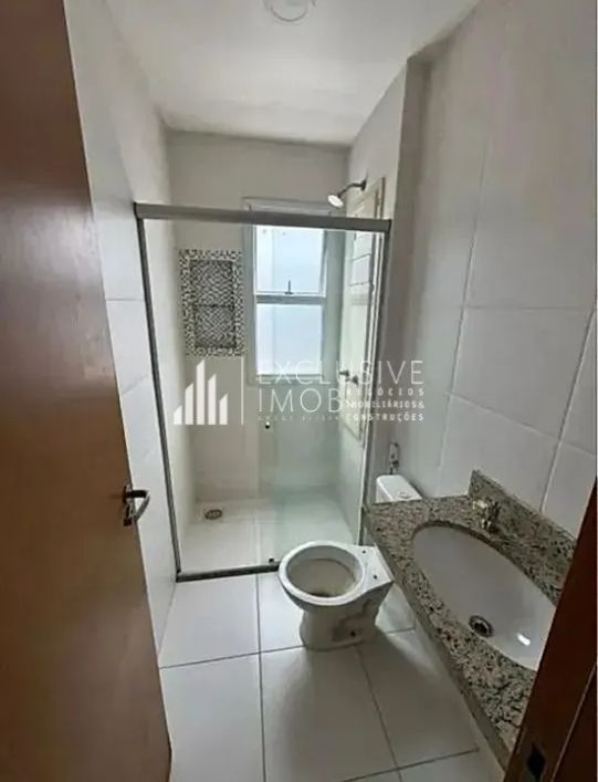 ALUGA-SE BELO APARTAMENTO NO TORRES FLORATTA