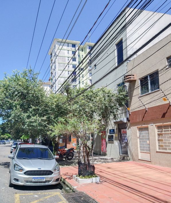 Sala em predio comercial com lavabo medindo aproxi 35,00m² - 2724