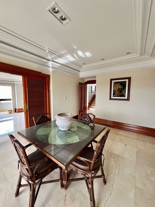 Duplex para venda possui 420 metros quadrados com 4 quartos em Batista Campos - Belém - PA