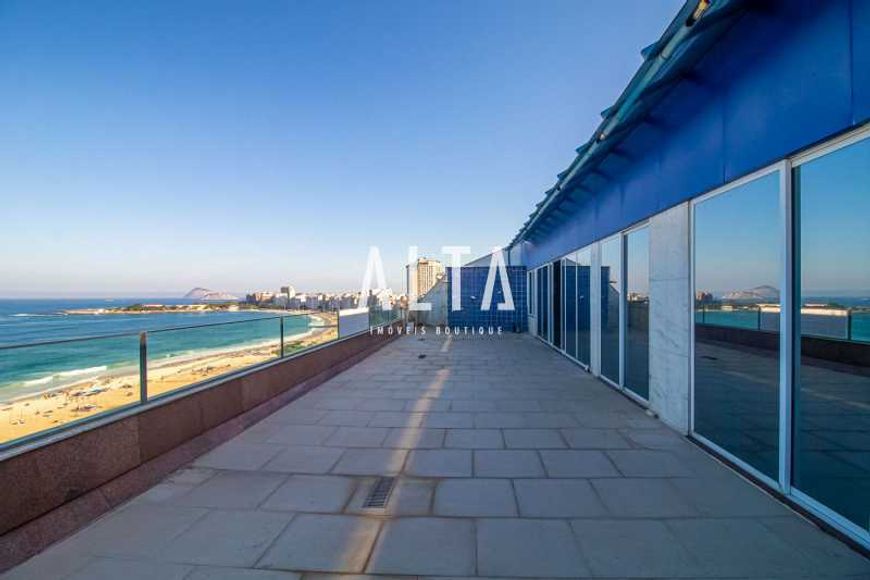 ALTA Imóveis Boutique vende: Cobertura linear de 425m² na Avenida Atlântica, localizada na altura do