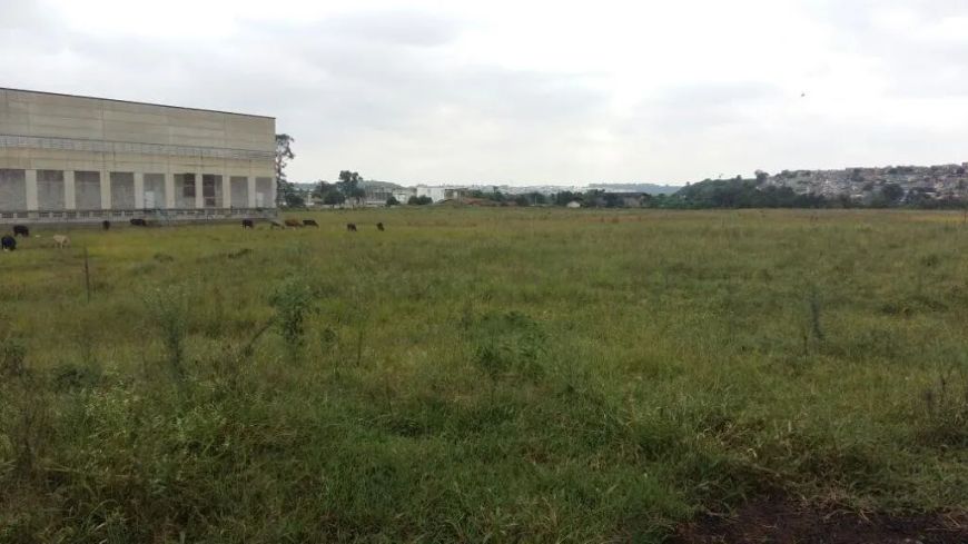 Terreno à venda em Jardim Santo Expedito - SP
