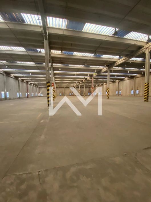 GRANDE OPORTUNIDADE DE LOCAÇÃO – GALPÃO INDUSTRIAL DE 7.245m² .