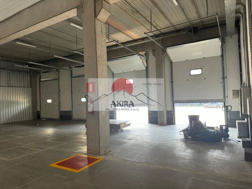 Alugo galpão 2.212 m² em condominio fechado na Água Chata!!