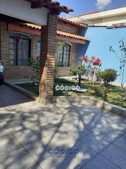 Casa com 3 quartos para alugar, 300 m² por R$ 12.220 - Vila Augusta - Guarulhos/SP