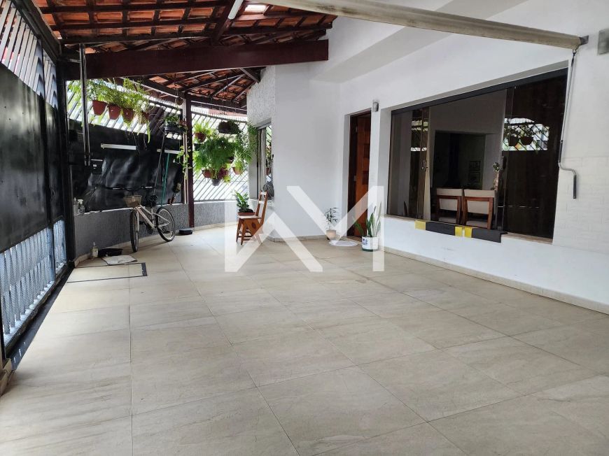 Casa térrea para locação comercial ao lado do Bosque Maia, Jardim Maria Helena, Guarulhos, SP