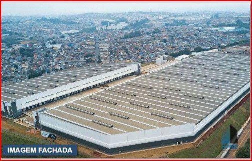 Galpão 13.689m², 22 docas, 12m pé direito,