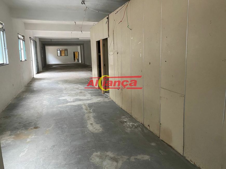Galpão com trifásico para alugar com 210M², refeitório e 2 vagas, Macedo - Por R$ 6.500,00