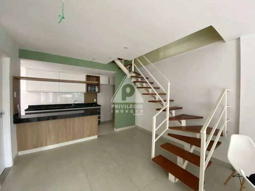 Casa Triplex condominio Residencial Florença 3 quartos 1 suite 1 vaga Jacarepagua Taquara