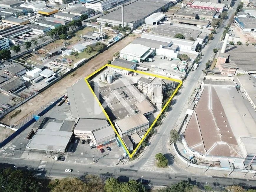 Galpão para venda e locação, com 4.074 M2 de área total e com 5.010,72 M2 de área construída, Cida