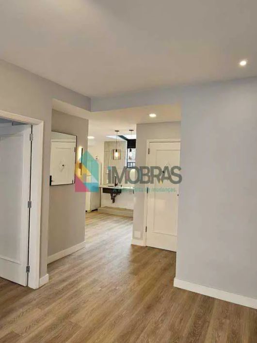 Apartamento reformado com 3 quartos sendo 2 suítes