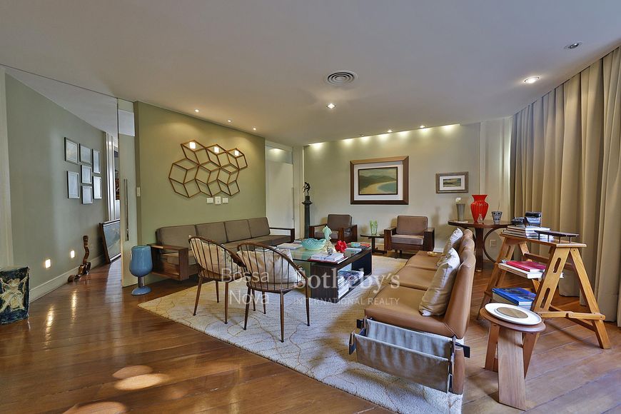 Apartamento em rua tranquila de Ipanema