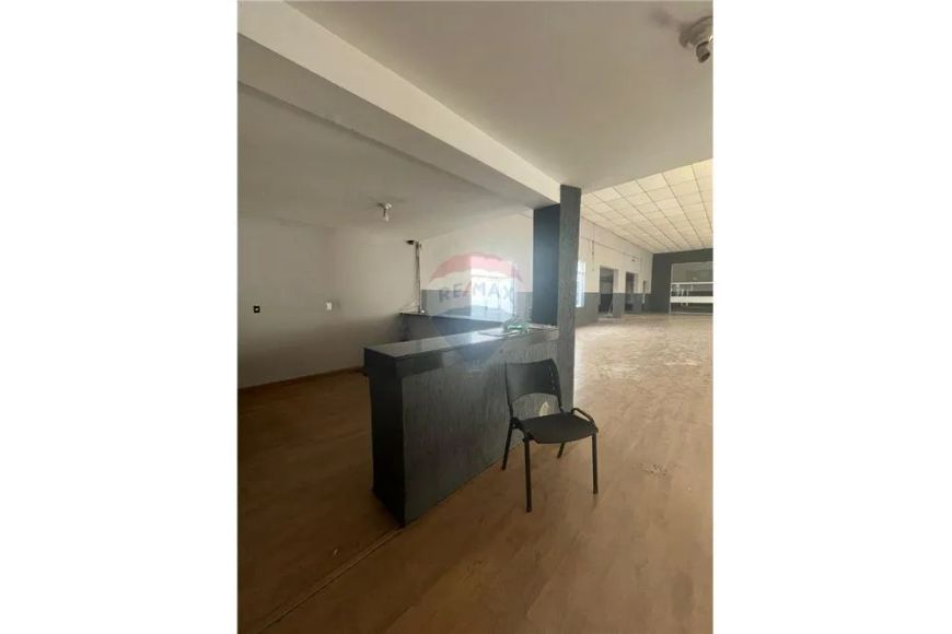 RE/MAX aluga Casa comercial, com 636m² de terreno e 458m2 de construção, Jardim Chapadão, por R$ 8.0