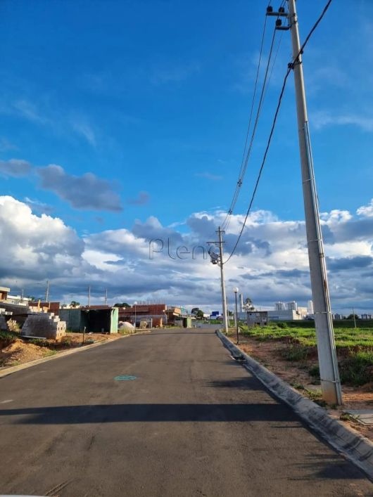Terreno à venda com 441 m² no Parque Rural Fazenda Santa Cândida, Campinas.