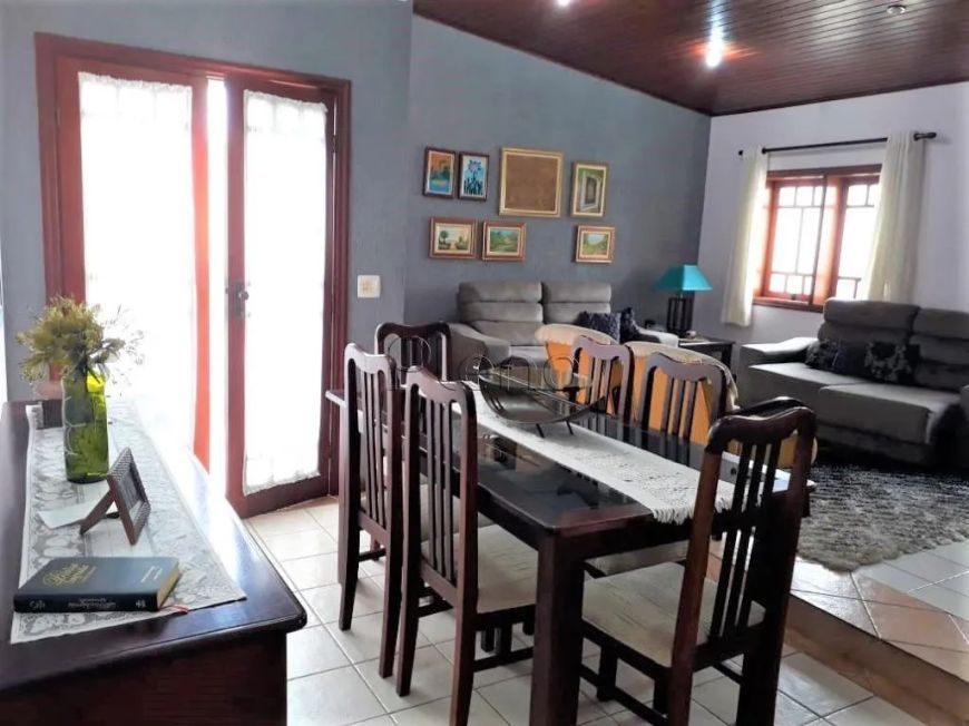 Casa à venda com 3 quartos no Jardim Santa Genebra, Campinas.