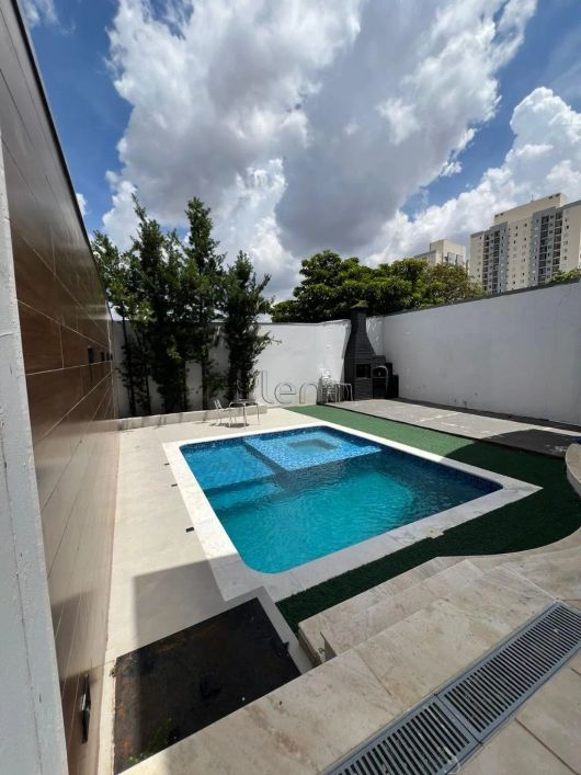 Casa à venda com 3 quartos no Jardim Santa Amália, Campinas.