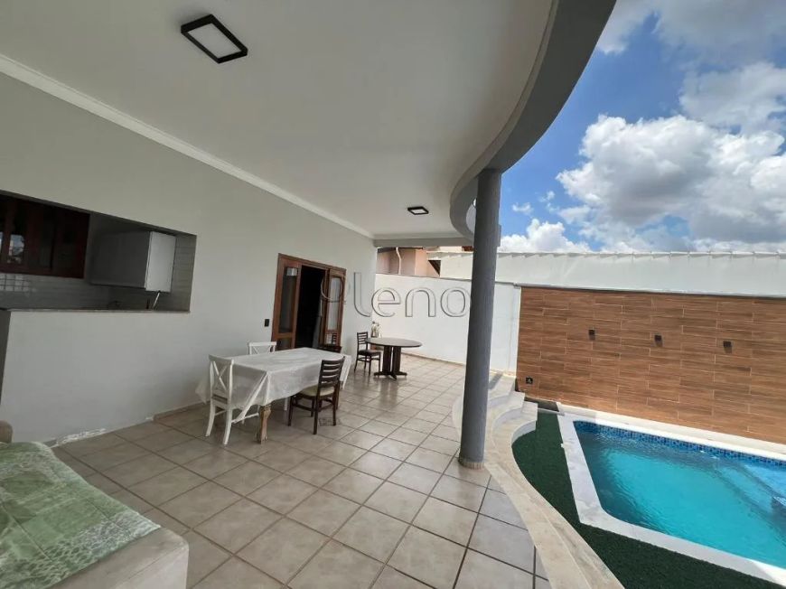 Casa à venda com 3 quartos no Jardim Santa Amália, Campinas.