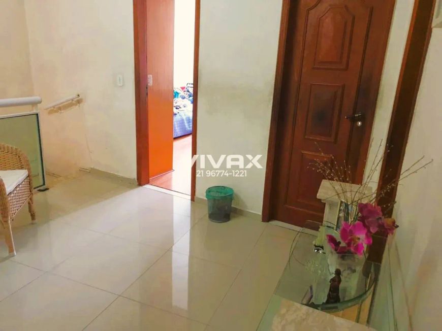 Méier - Rua Dona Claudina - Casa Frente de Rua 3 quartos sendo 1 Suíte 2 banheiros - Terraço - Vaga