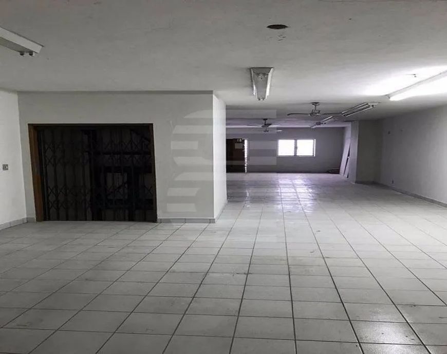 Prédio Comercial para Venda no Centro com Salão e 4 banheiros, 339 m²