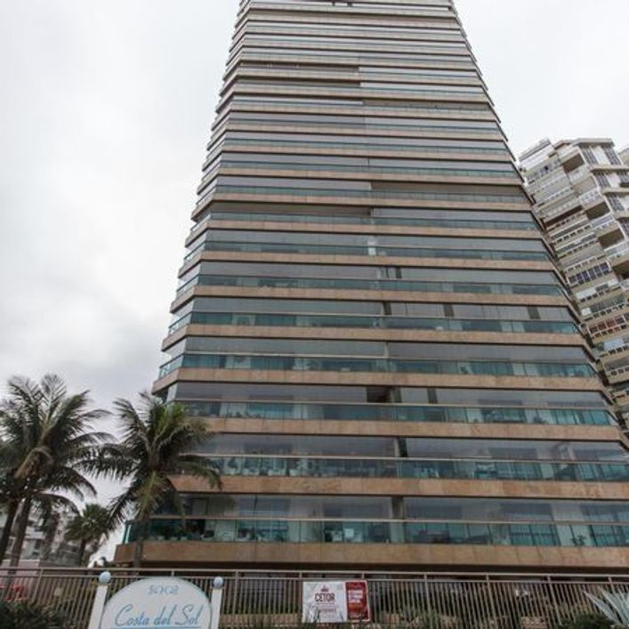 Av. Lúcio Costa Praia 260m2 frontal mar 5 vagas