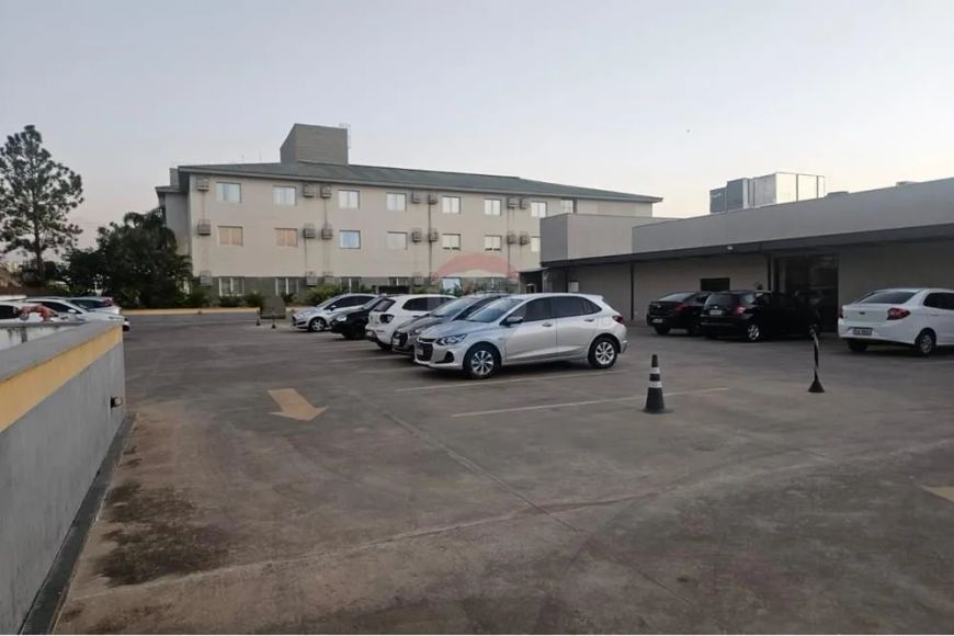 RE/MAX Aluga Espaço comercial no Anguilla Mall - Alphaville Campinas com 419 m² para locação.