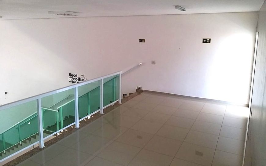 Prédio / Salão comercial para venda ou locação no Centro em Campinas.