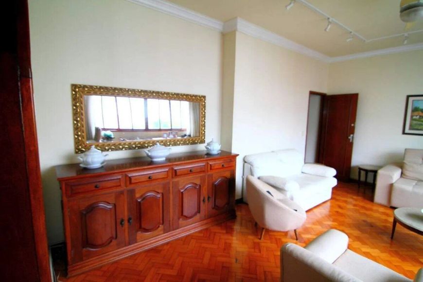 Excelente apartamento Duplex com 300m², 6 quartos no coração do Leblon.