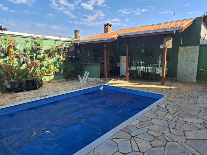 Casa a venda no bairro Santa Genebra em Campinas.