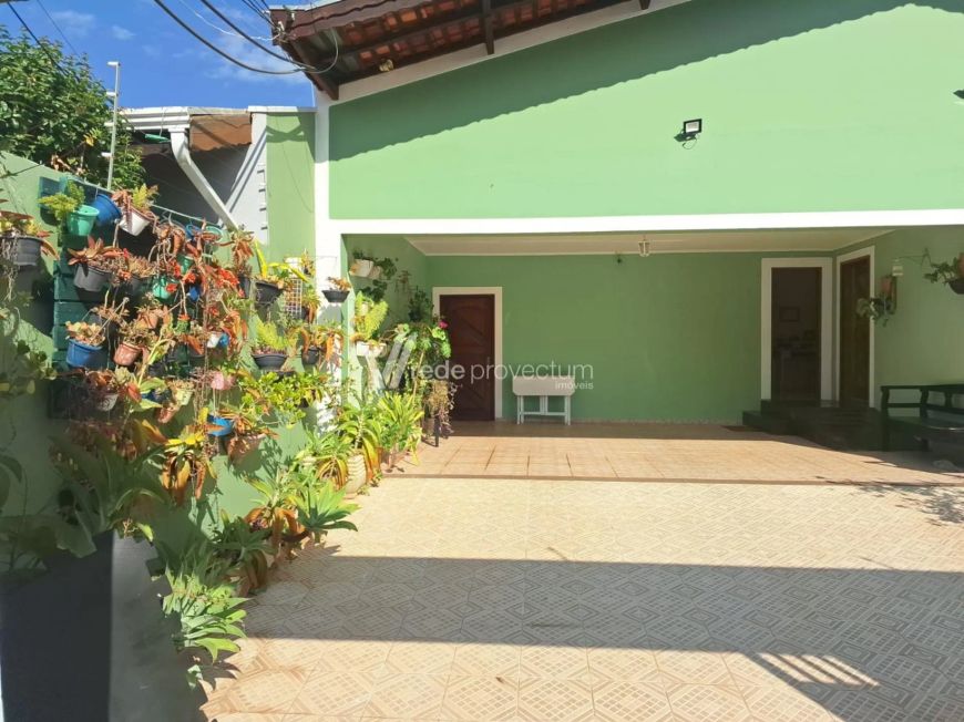 Casa a venda no bairro Santa Genebra em Campinas.