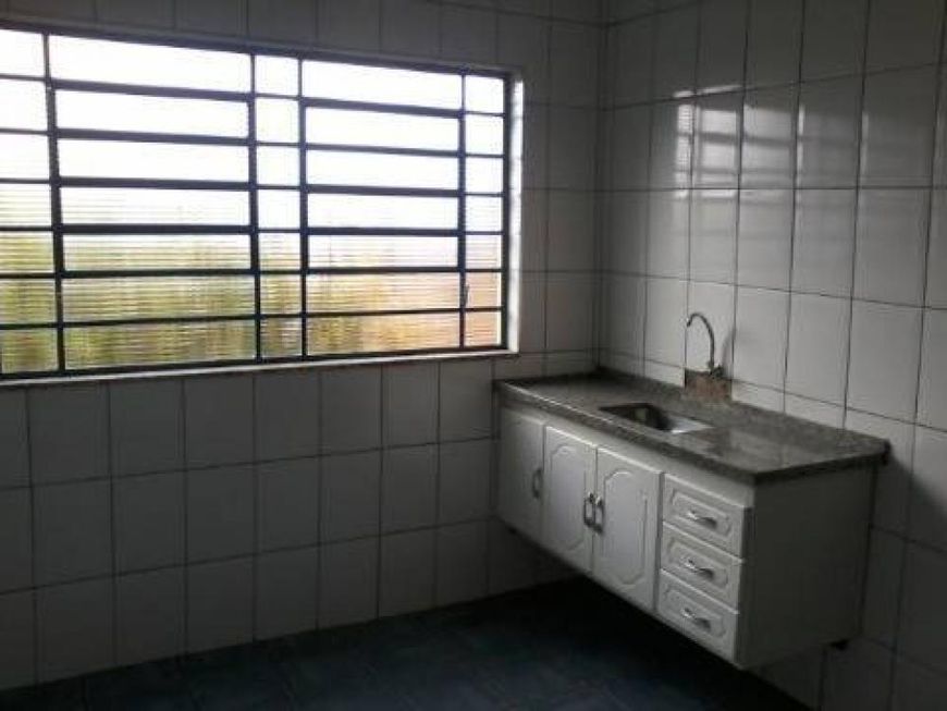 Salão comercial localizado Bosque das Palmeiras em Campinas/SP.