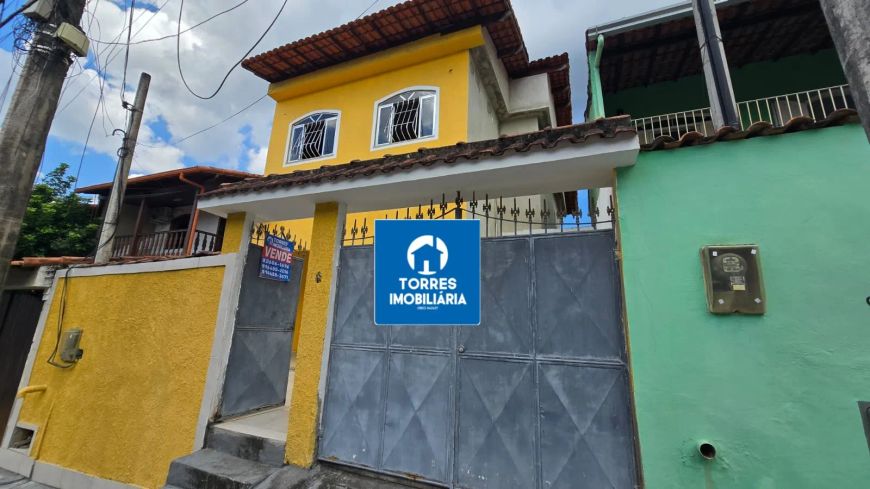Amendoeira - Casa de condomínio de 3 quartos com suíte no Bandeirantes.