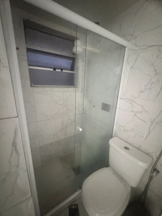 vendo apartamento 2 quartos, garagem e elevador.